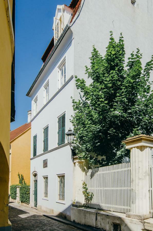 Old Town Tale Apartamento Zagreb Exterior foto